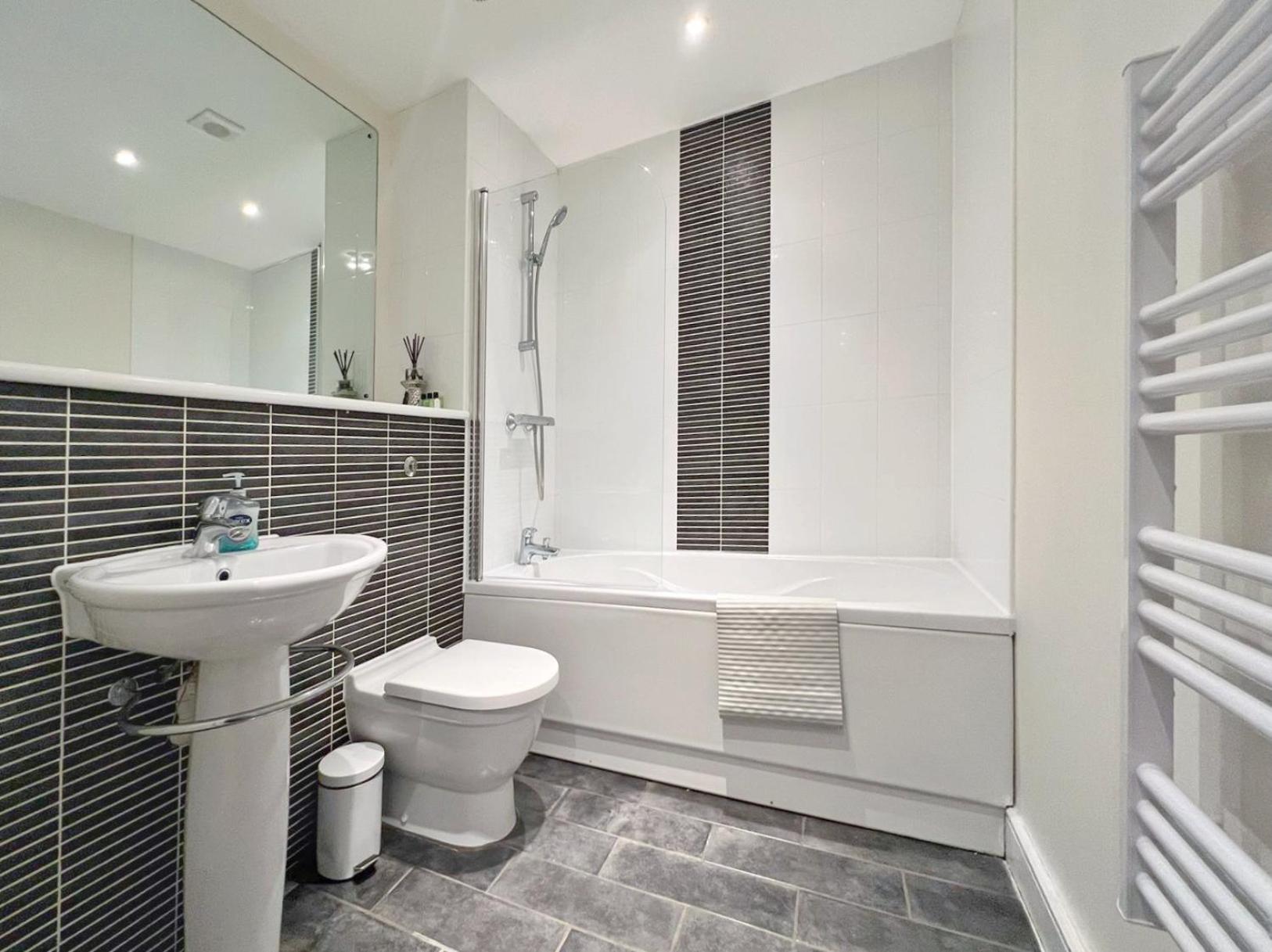 Seaview Boutique One-bedroom Apartment *
